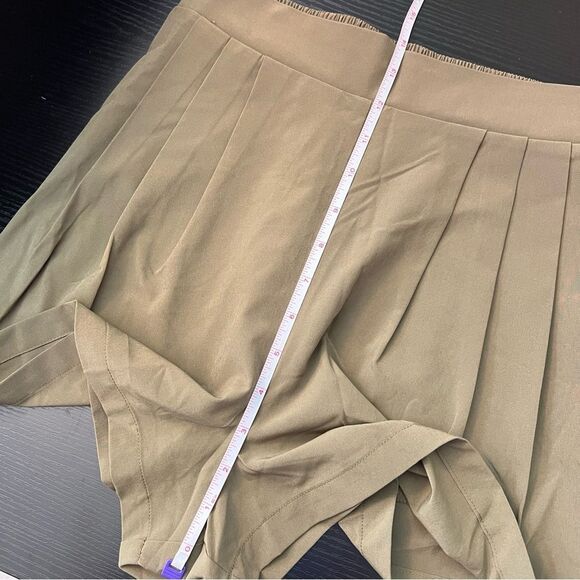 Wayre Travel Pocket Flow Shorts Fern Green Medium - Picture 9 of 10